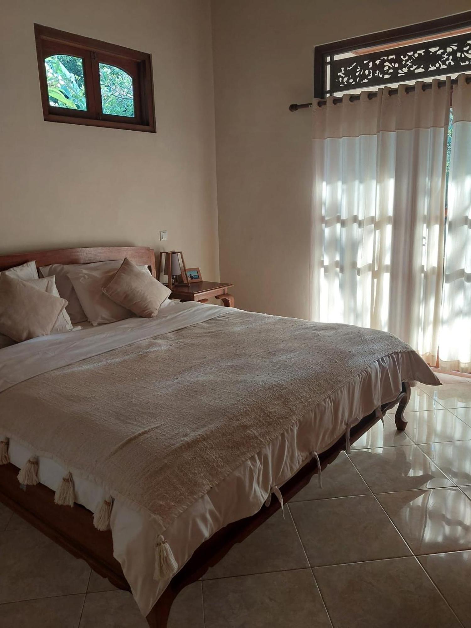 Villa Malina เตจากูลา ภายนอก รูปภาพ